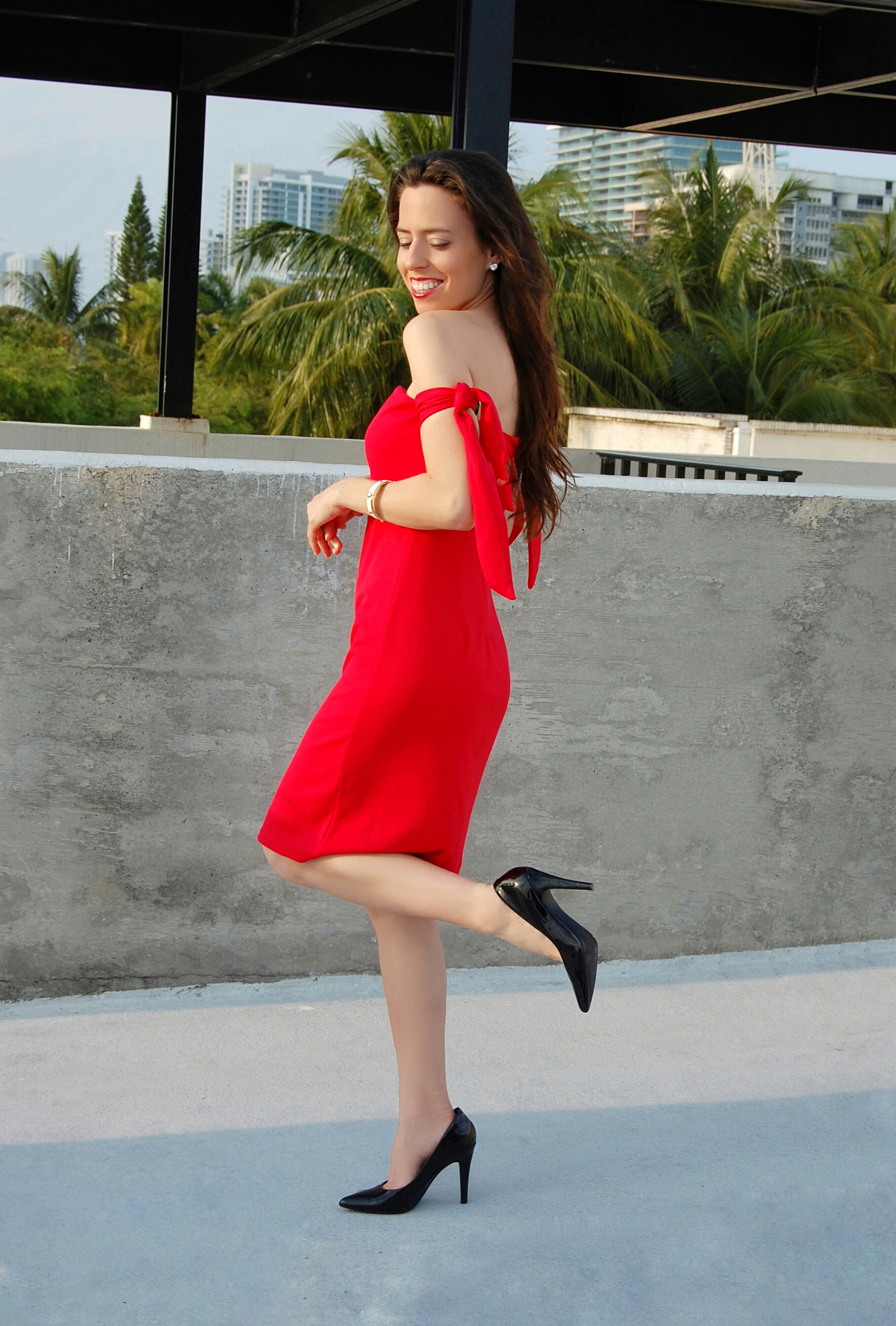 RED DRESS FOREVER 21