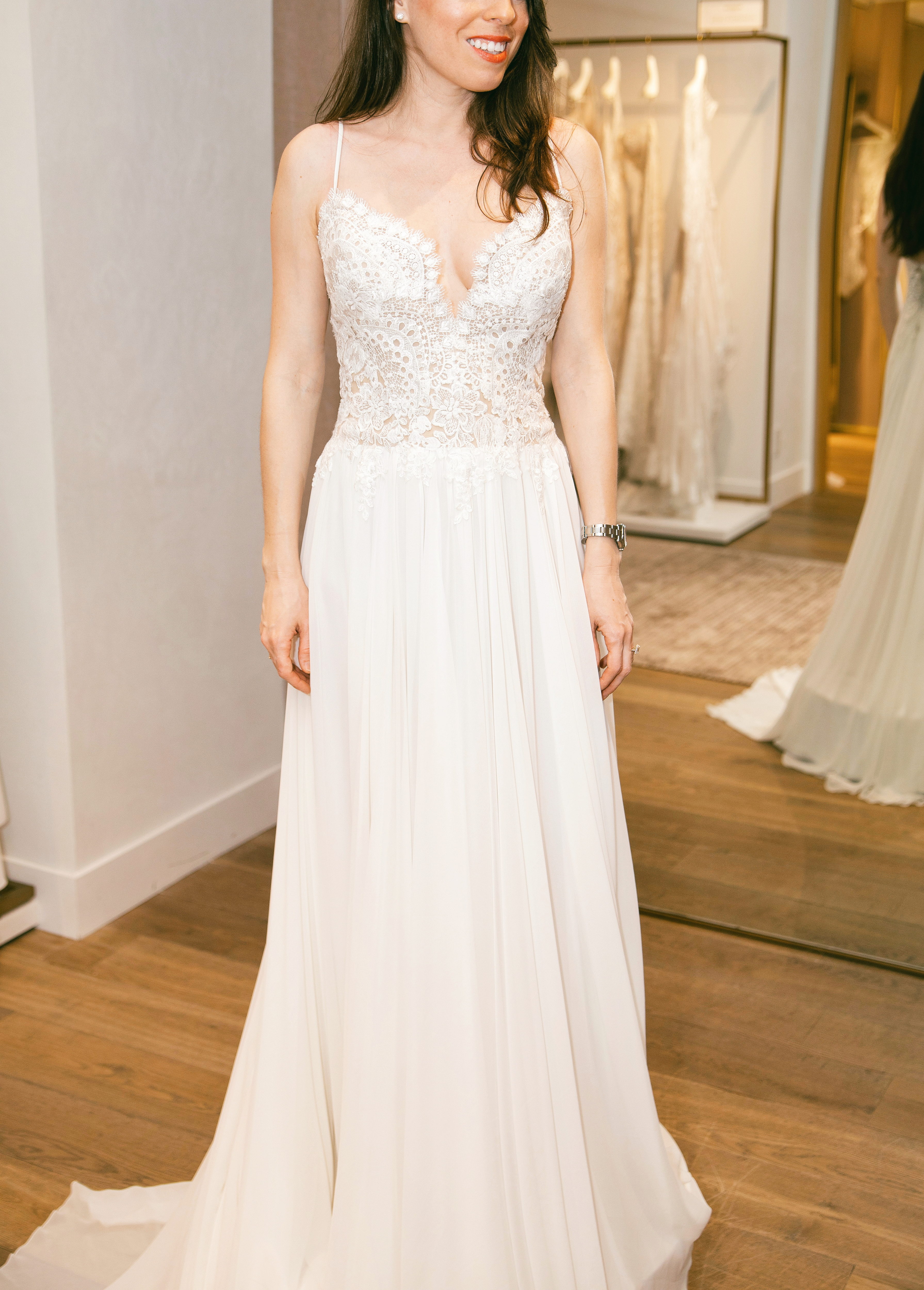 wedding-dress-try-on-pronovias-ana-florentina