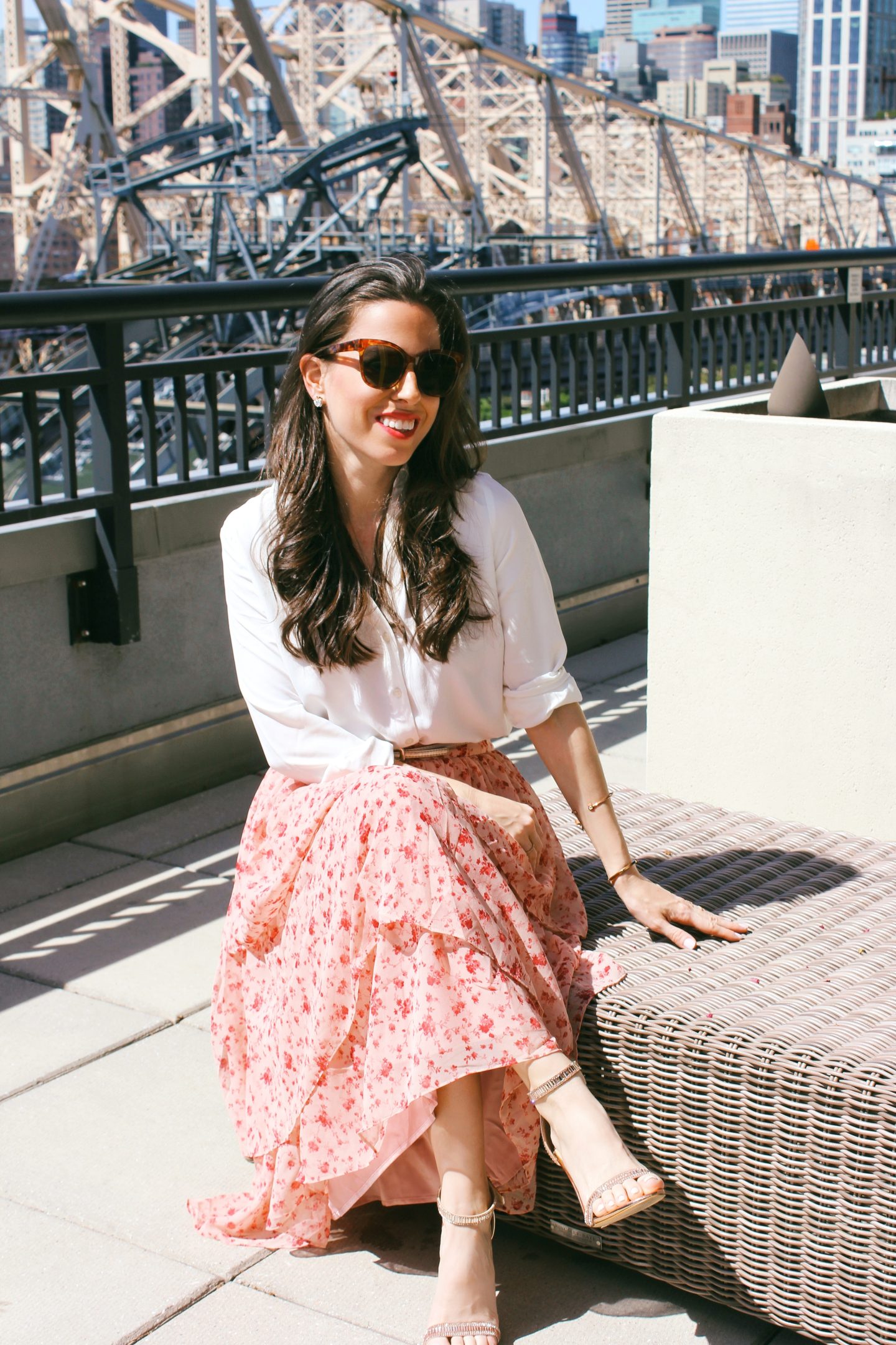 how-to-wear-tiered-ruffle-skirt