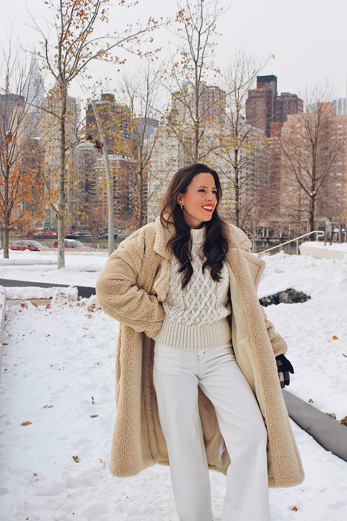 New-York-snow-travel-outfit-teddy-coat