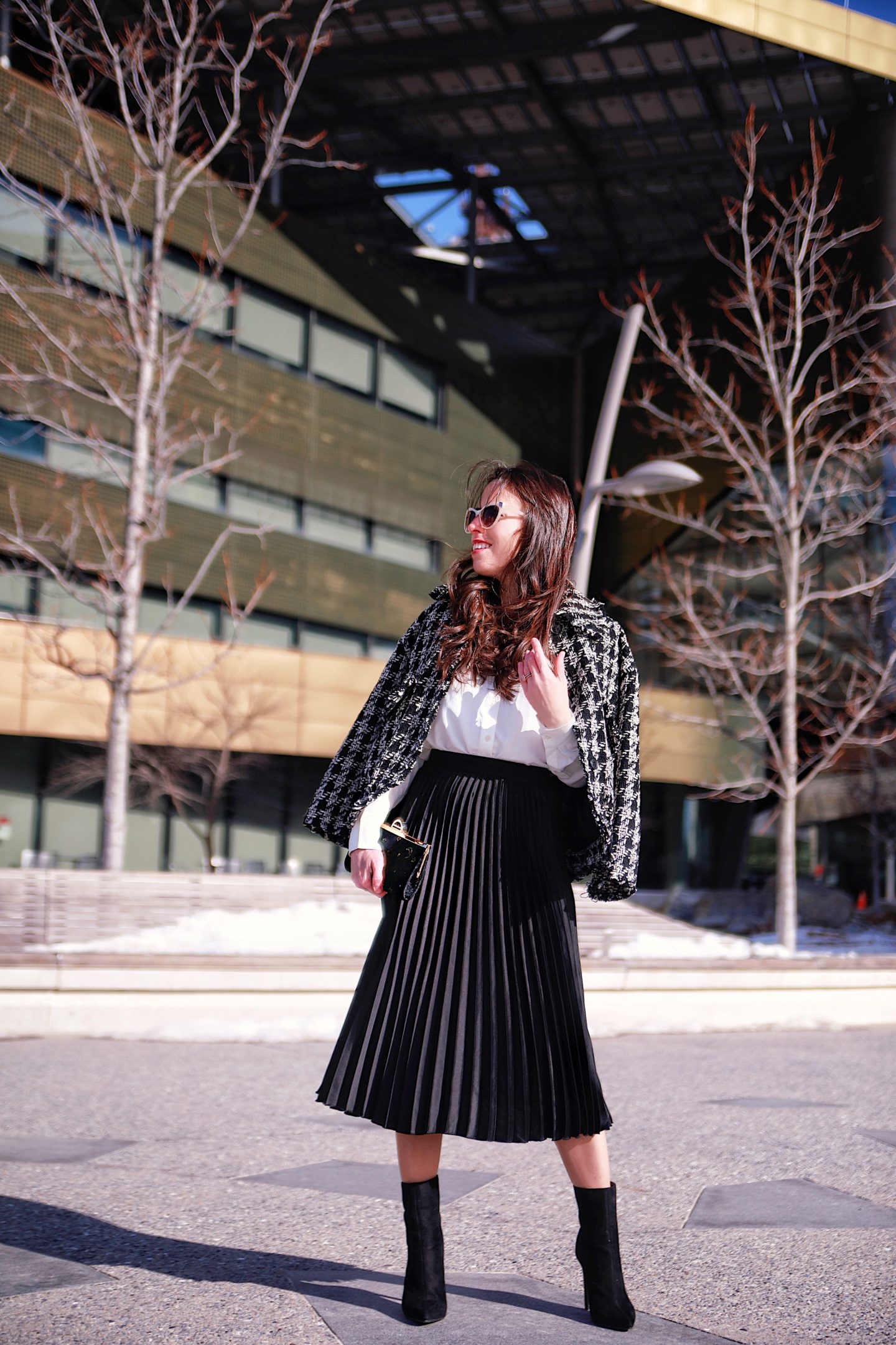 Florencia of Ana Florentina wearing H&M tweed jacket and pleated skirt