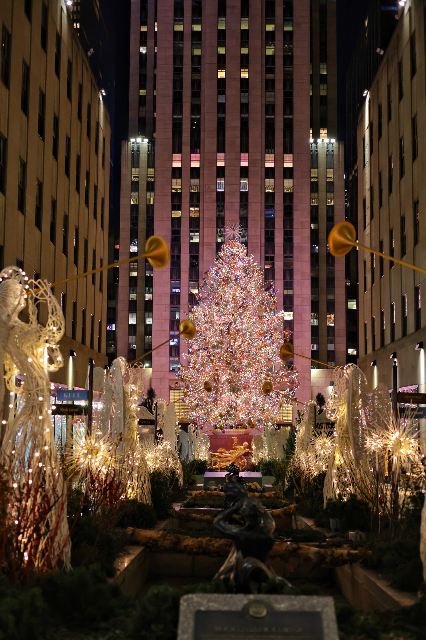 New-York-City-Christmas-Lights-Rockefeller-Center