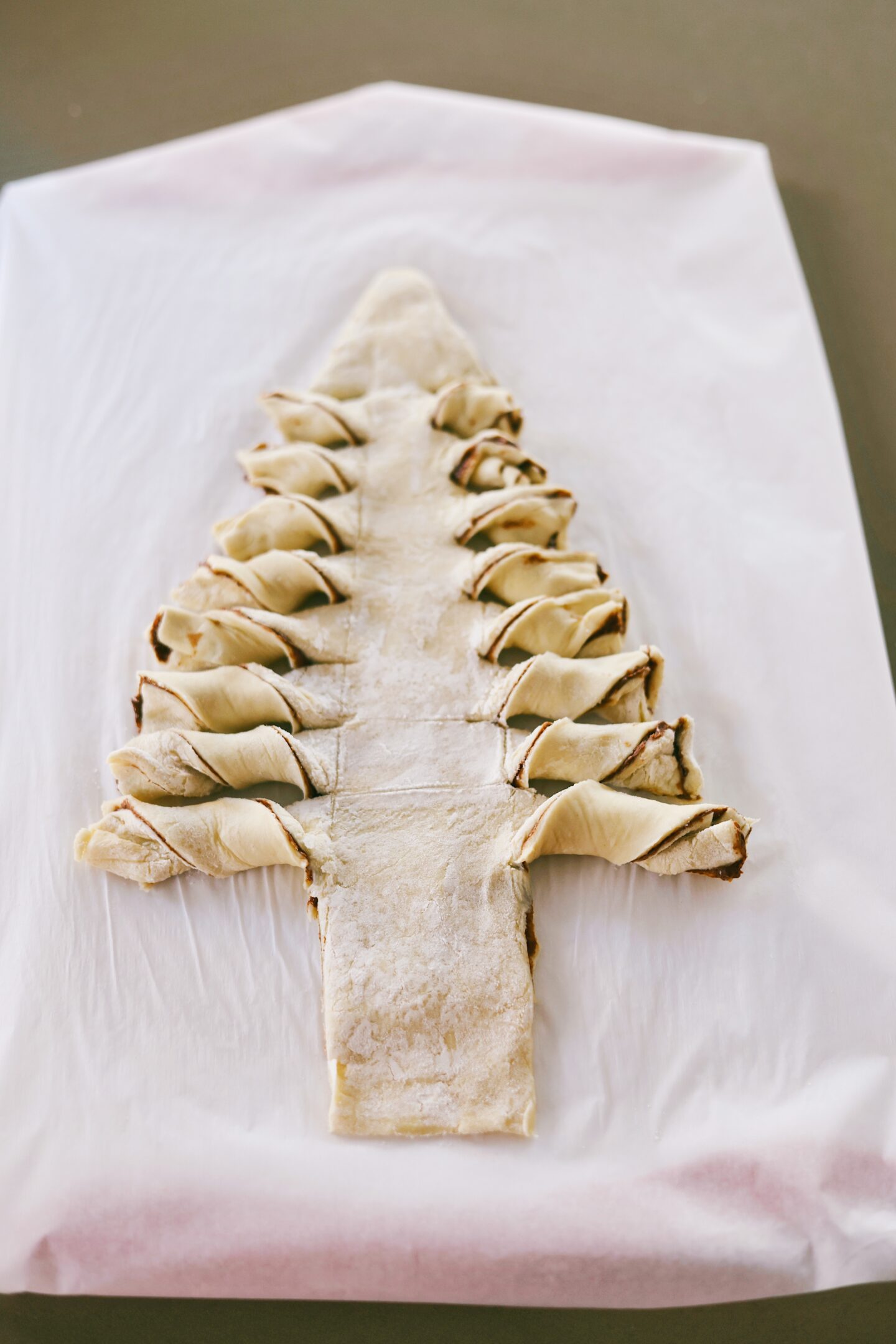 nutella-pastry-christmas-tree