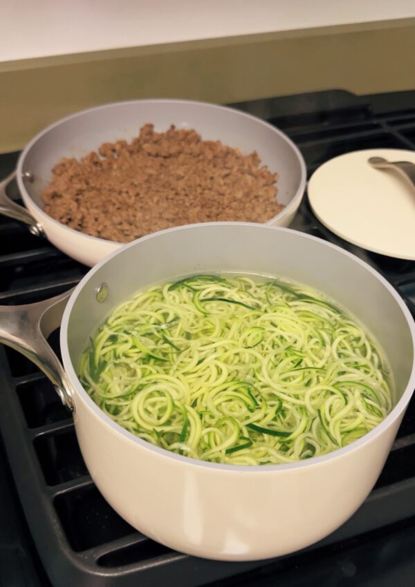 Fideos de Zucchini con Salsa Bolognese!