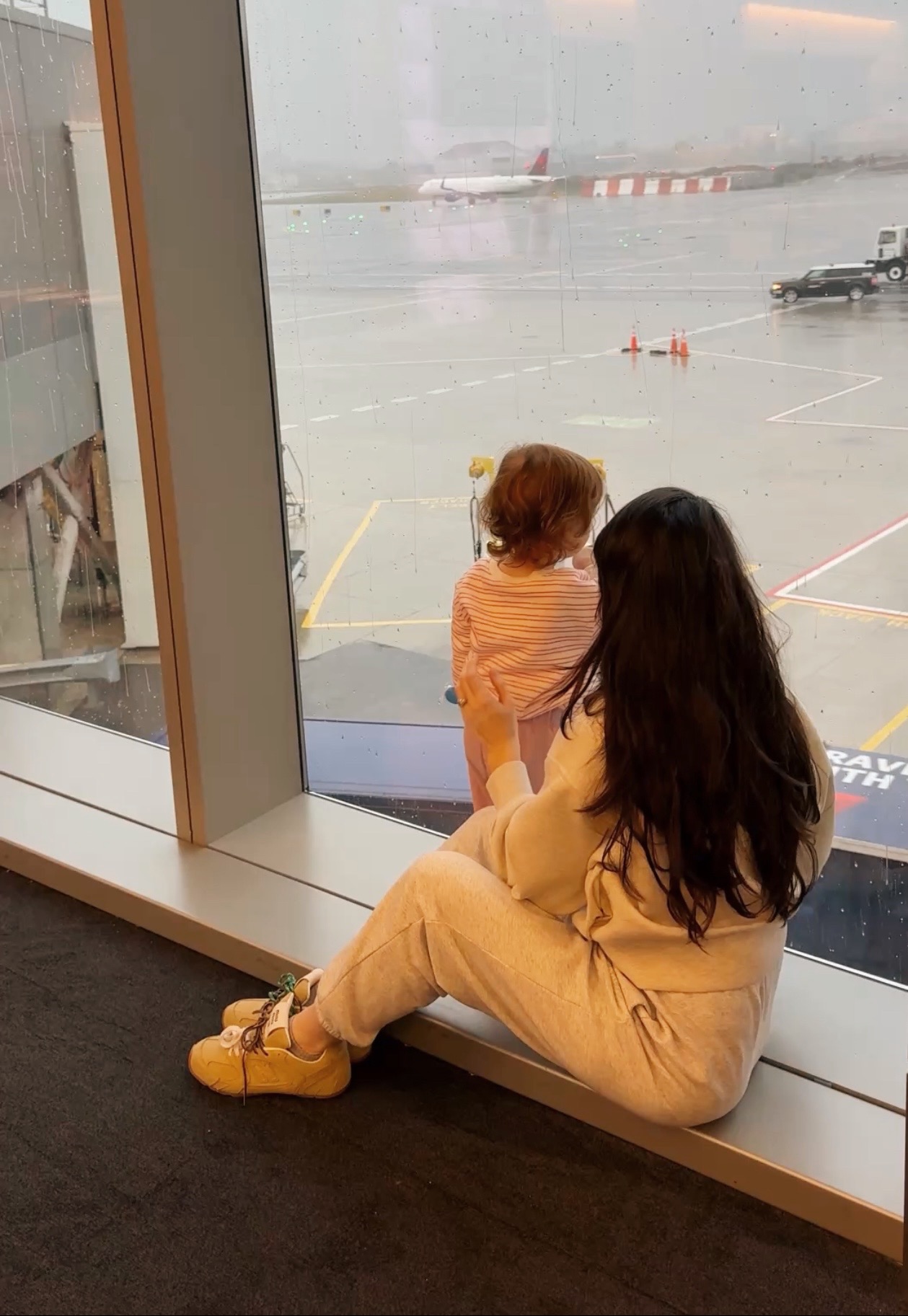 How to travel alone with a baby